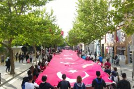 15 MAYIS COŞKUSU CADDELERE SIĞMADI