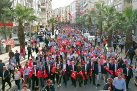 15 MAYIS COŞKUSU CADDELERE SIĞMADI