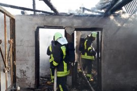 EVİ KÜL OLAN VATANDAŞ EVSİZ KALDI