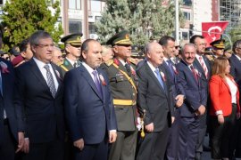 Subaşıoğlu Zafer Bayramını kutladı
