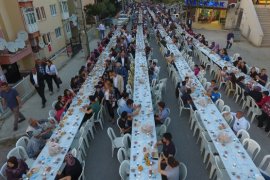 İLK SOFRA MEHMET AKİF ERSOY MAHALLESİ’NDE KURULDU