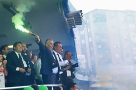 BAŞKAN ZOLAN'DAN DENİZLİSPOR’A KUTLAMA