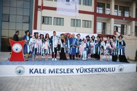 Kale MYO’da Mezuniyet Töreni Coşkusu Yaşandı