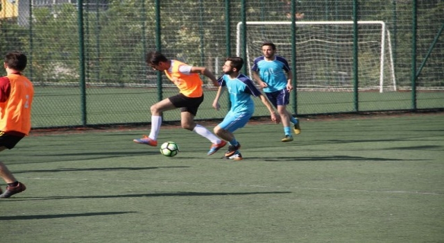 Öğrenci Futbol Turnuvası Başladı