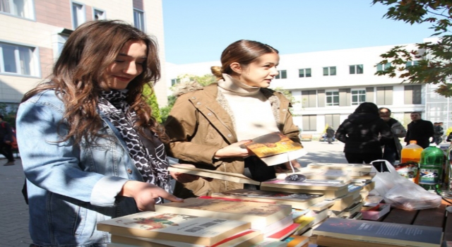 Eğitim Fakültesinde Kitap Kermesi