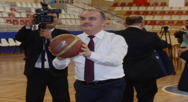 Pamukkale Belediyespor Sahaya İniyor