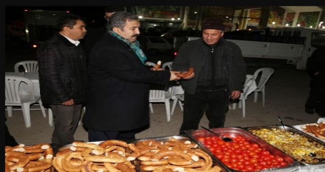 Emniyet Müdürü Demir'den Hal esnafına kahvaltı