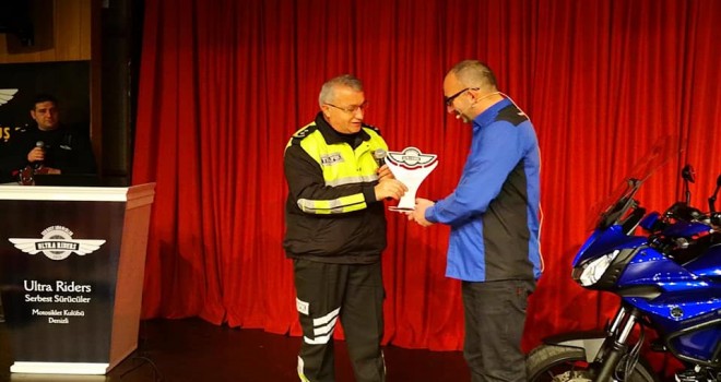 UltraRiders Motosiklet Kulübünden Güvenli sürüş semineri.