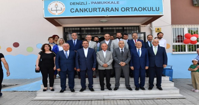 Üniversiteli öğrencilerden ortaokuluna Z-Kütüphanesi