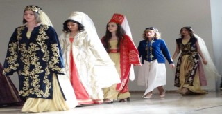 Moda Tasarım Öğrencilerinden  “Efsane” Defile