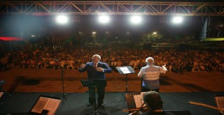 Yaz Konserlerinde muhteşem final 